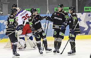 «Белсталь» дважды обыграла «Юниор», пропустив одну шайбу за две игры. Иванов набрал 6 очков